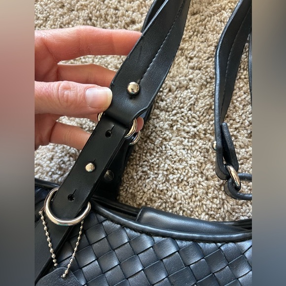 St.Johns Bay genuine leather shoulder bag dark navy almost black - Picture 3 of 9